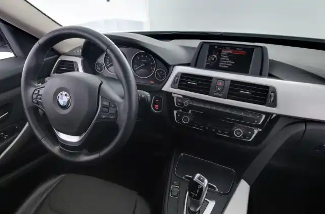 Valkoinen Sedan, BMW 330 Gran Turismo – KSS-162