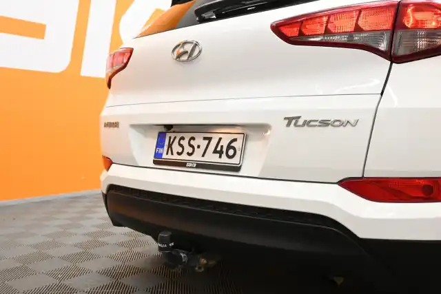 Valkoinen Maastoauto, Hyundai Tucson – KSS-746