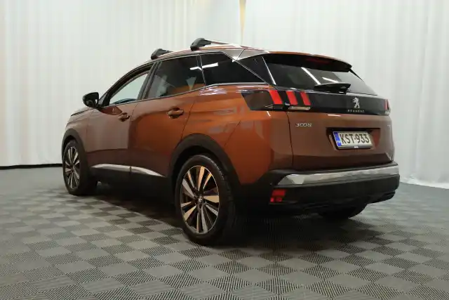 Ruskea Maastoauto, Peugeot 3008 – KST-933