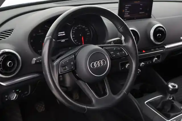 Musta Viistoperä, Audi A3 – KST-993