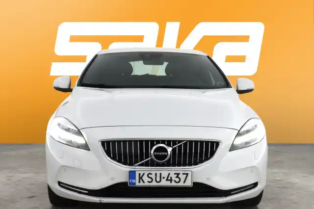 Valkoinen Viistoperä, Volvo V40 – KSU-437