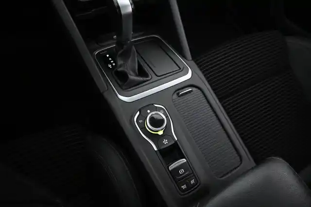 Valkoinen Sedan, Renault Talisman – KSV-184