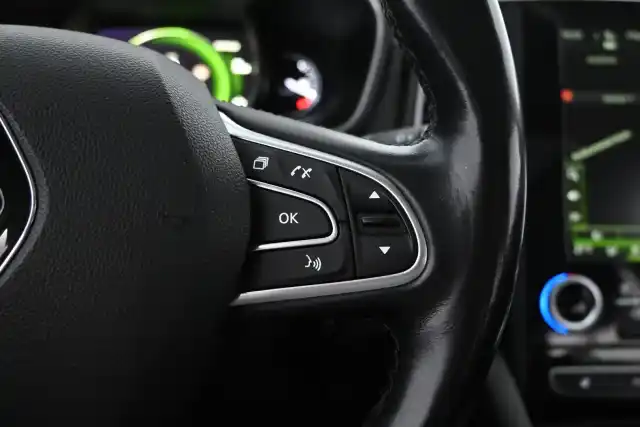 Valkoinen Sedan, Renault Talisman – KSV-184