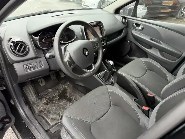 Musta Viistoperä, Renault Clio – KSV-286