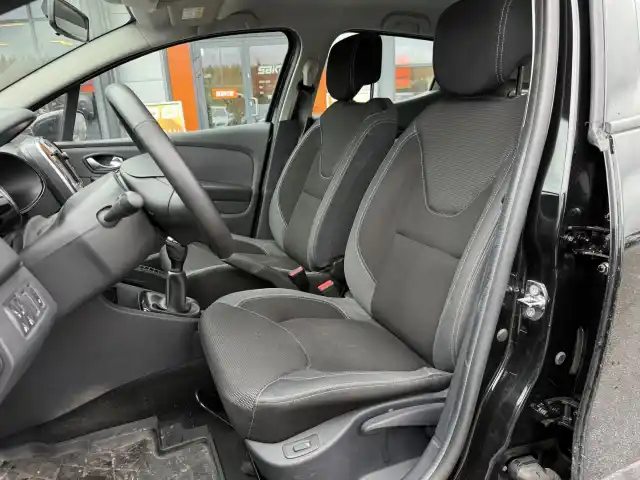 Musta Viistoperä, Renault Clio – KSV-286