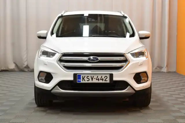 Valkoinen Maastoauto, Ford Kuga – KSV-442