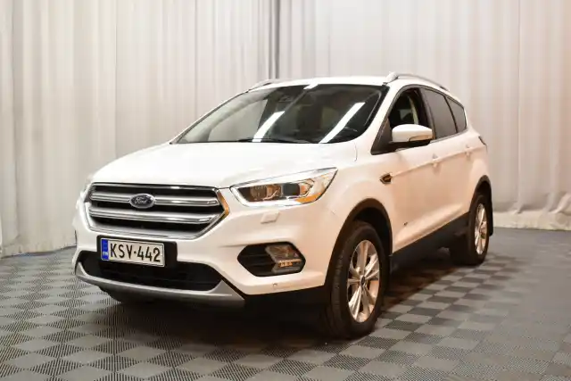 Valkoinen Maastoauto, Ford Kuga – KSV-442