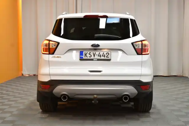 Valkoinen Maastoauto, Ford Kuga – KSV-442