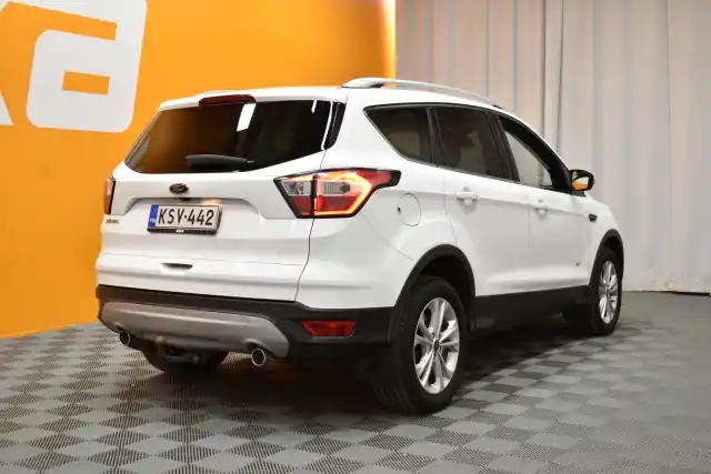 Valkoinen Maastoauto, Ford Kuga – KSV-442