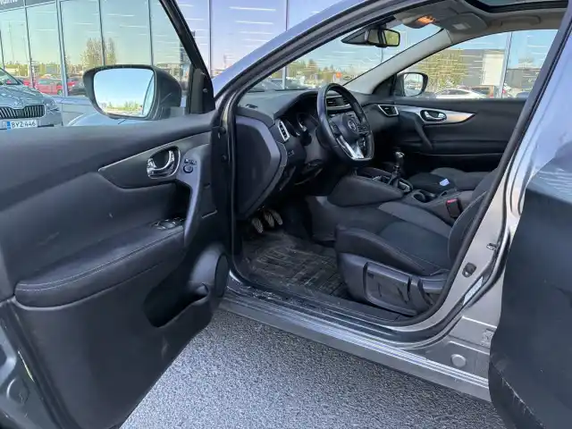 Harmaa Maastoauto, Nissan Qashqai – KSV-637