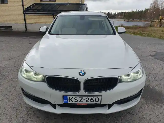 Valkoinen Sedan, BMW 318 Gran Turismo – KSZ-260