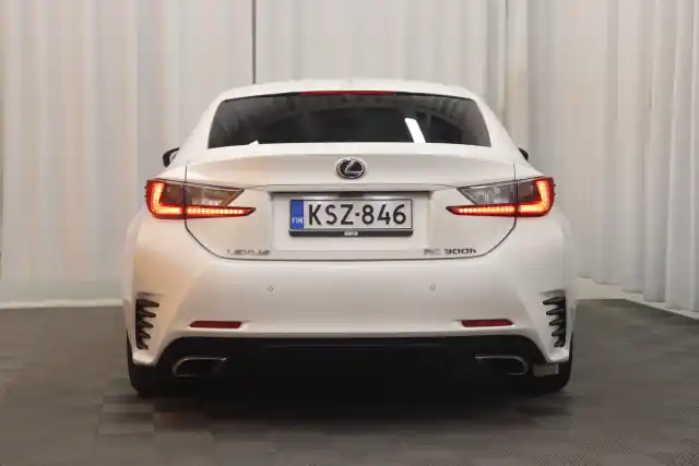 Valkoinen Coupe, Lexus RC – KSZ-846