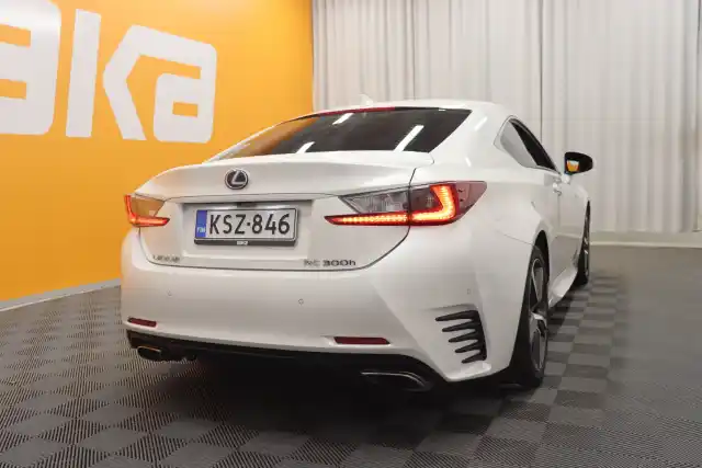 Valkoinen Coupe, Lexus RC – KSZ-846