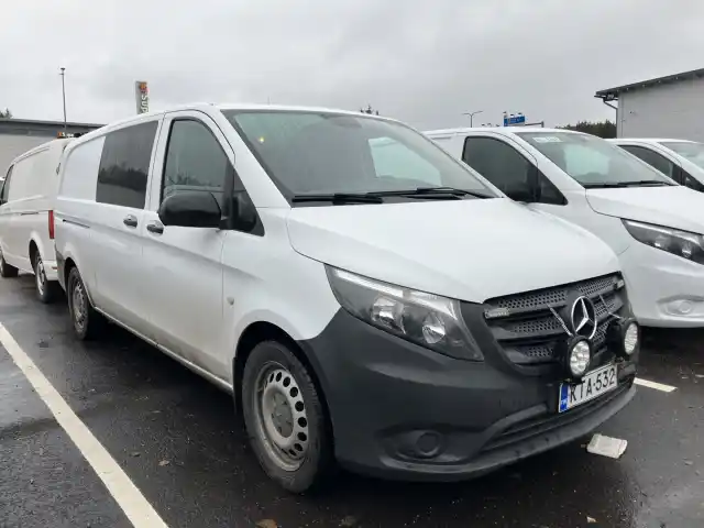 Valkoinen Pakettiauto, Mercedes-Benz Vito – KTA-532