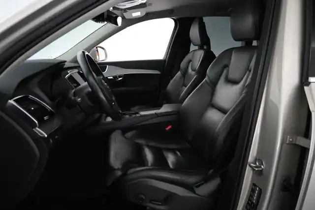 Beige Maastoauto, Volvo XC90 – KTA-969