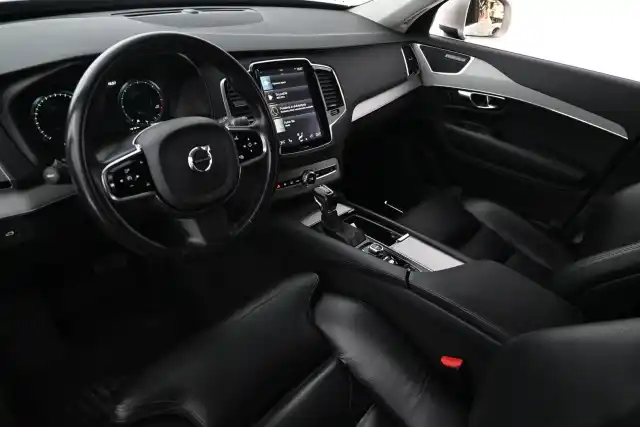 Beige Maastoauto, Volvo XC90 – KTA-969