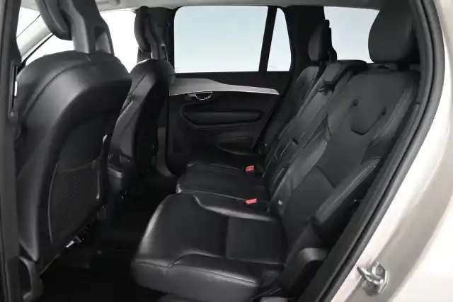 Beige Maastoauto, Volvo XC90 – KTA-969