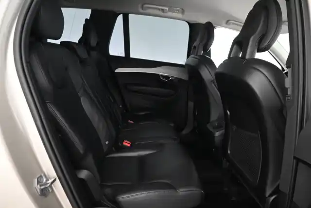 Beige Maastoauto, Volvo XC90 – KTA-969