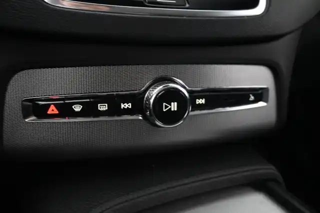 Beige Maastoauto, Volvo XC90 – KTA-969