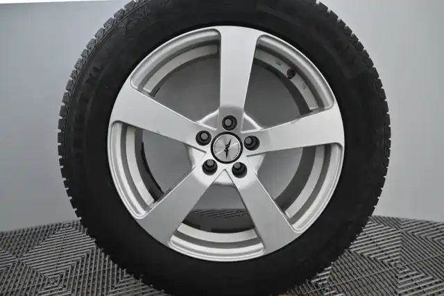 Beige Maastoauto, Volvo XC90 – KTA-969