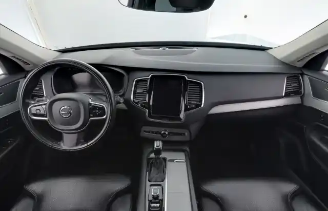 Beige Maastoauto, Volvo XC90 – KTA-969