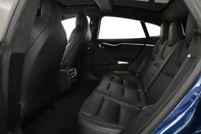 Sininen Sedan, Tesla Model S – KTB-177