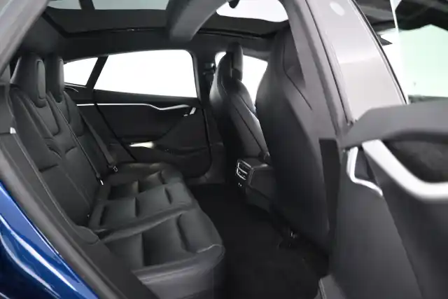 Sininen Sedan, Tesla Model S – KTB-177