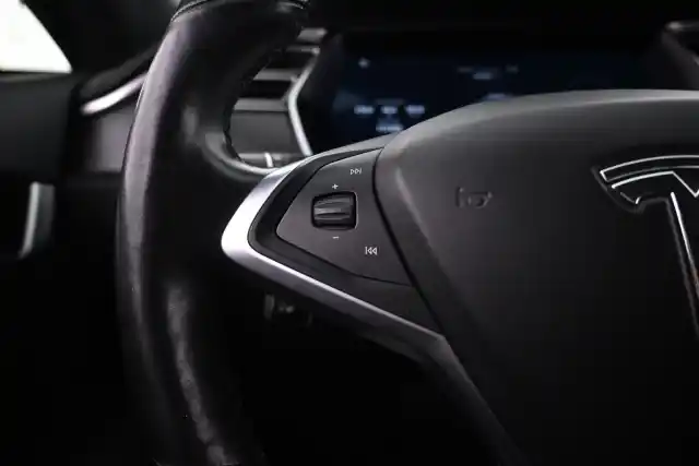 Sininen Sedan, Tesla Model S – KTB-177