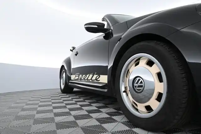 Musta Avoauto, Volkswagen Beetle – KTB-775