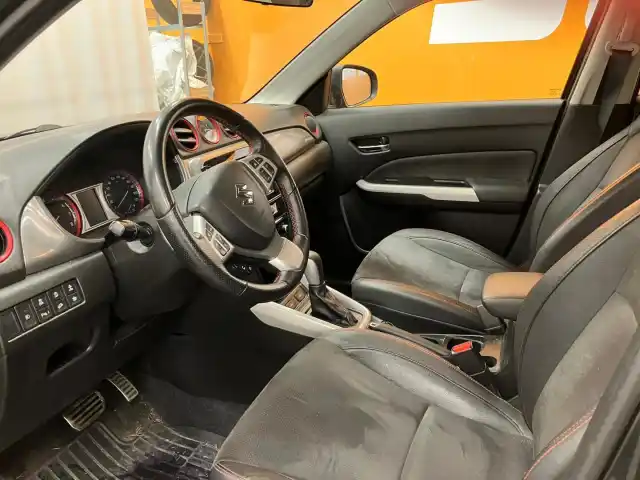 Musta Viistoperä, Suzuki Vitara – KTB-932