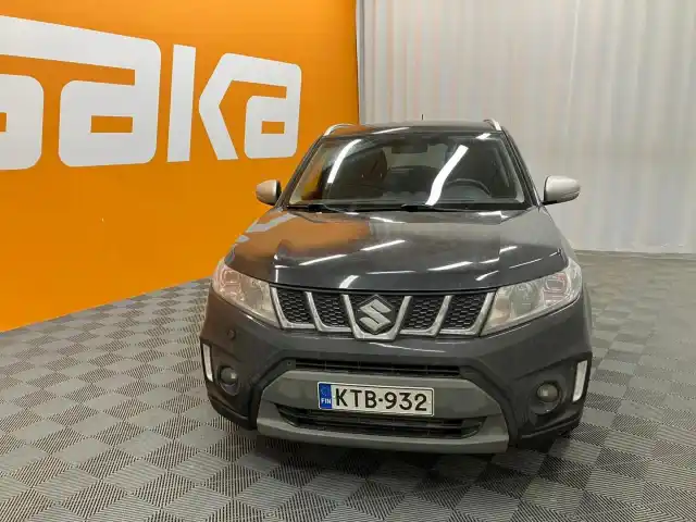 Musta Viistoperä, Suzuki Vitara – KTB-932