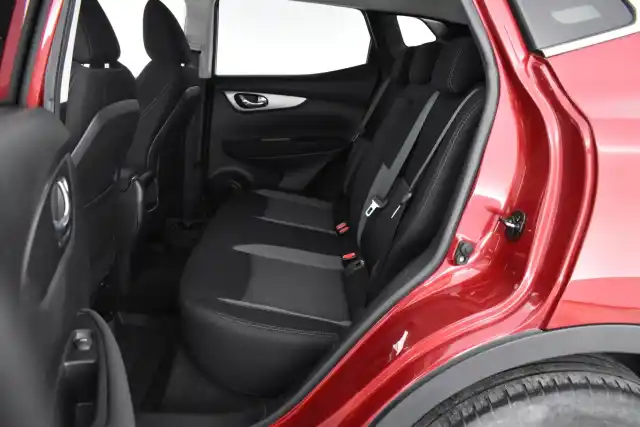 Punainen Maastoauto, Nissan Qashqai – KTC-228