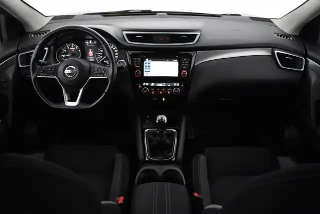 Punainen Maastoauto, Nissan Qashqai – KTC-228