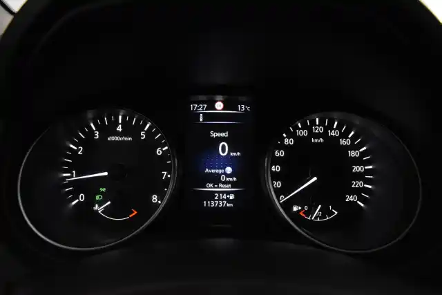 Punainen Maastoauto, Nissan Qashqai – KTC-228
