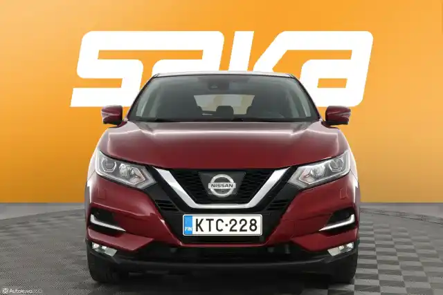Punainen Maastoauto, Nissan Qashqai – KTC-228