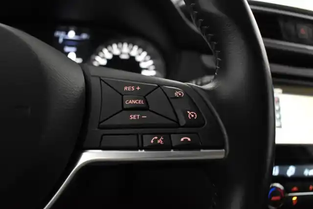 Punainen Maastoauto, Nissan Qashqai – KTC-228