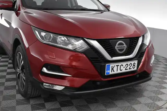 Punainen Maastoauto, Nissan Qashqai – KTC-228
