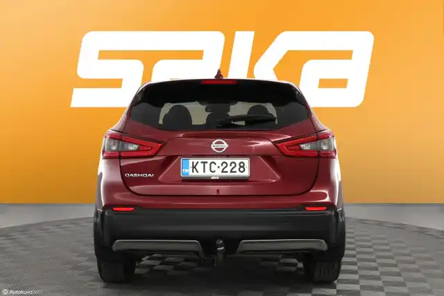 Punainen Maastoauto, Nissan Qashqai – KTC-228