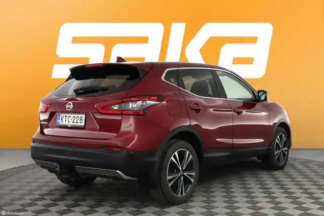 Punainen Maastoauto, Nissan Qashqai – KTC-228