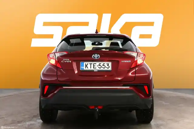 Punainen Maastoauto, Toyota C-HR – KTE-553