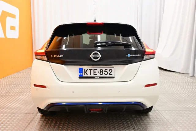 Valkoinen Viistoperä, Nissan Leaf – KTE-852