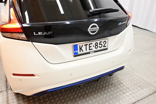 Valkoinen Viistoperä, Nissan Leaf – KTE-852