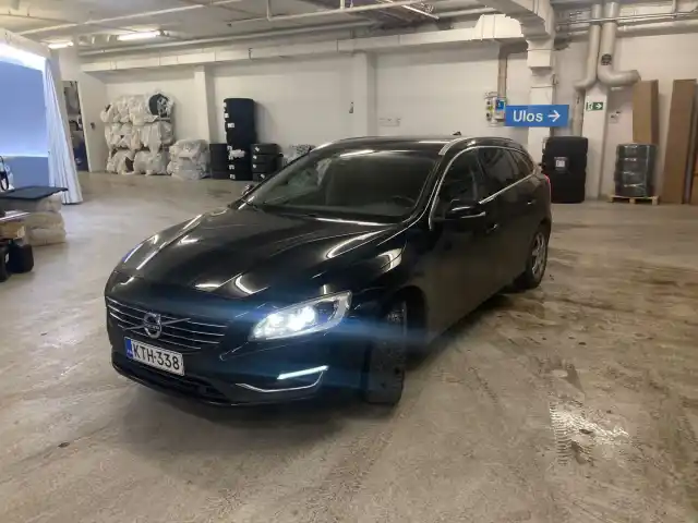 Musta Farmari, Volvo V60 – KTH-338