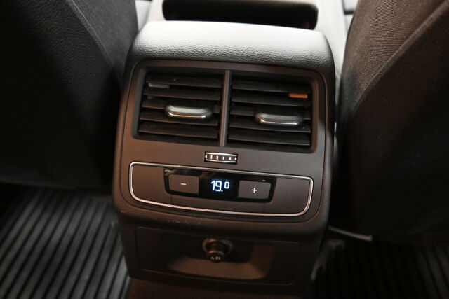 Musta Sedan, Audi A4 – KTJ-962