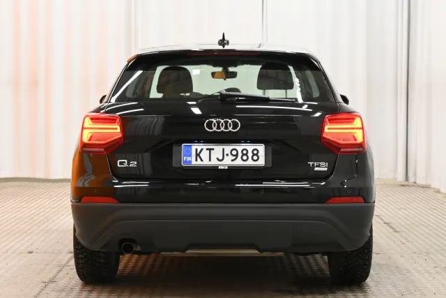 Musta Maastoauto, Audi Q2 – KTJ-988