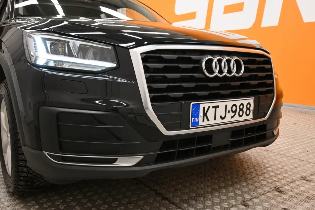 Musta Maastoauto, Audi Q2 – KTJ-988