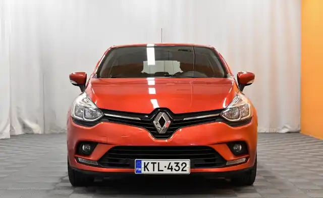 Punainen Viistoperä, Renault Clio – KTL-432