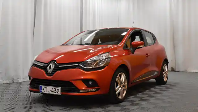 Punainen Viistoperä, Renault Clio – KTL-432