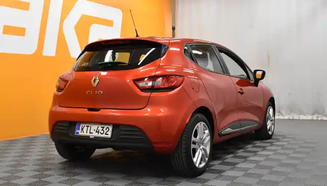 Punainen Viistoperä, Renault Clio – KTL-432