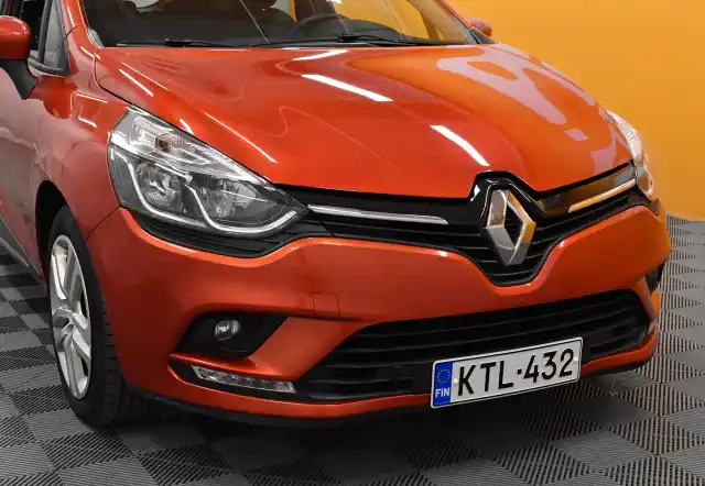 Punainen Viistoperä, Renault Clio – KTL-432